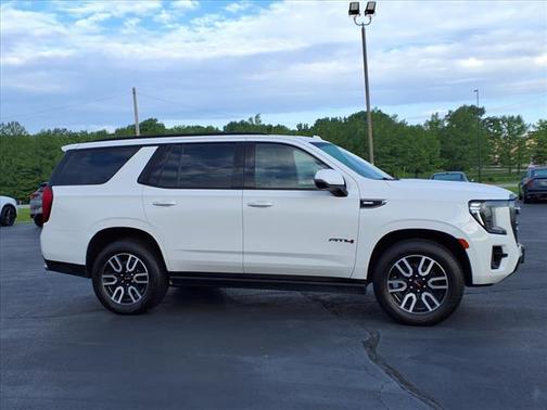 2022 GMC Yukon 4WD AT4