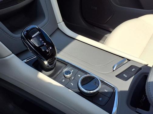 White 2023 Cadillac XT5 Premium Luxury