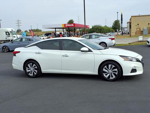 2022 Nissan Altima S FWD