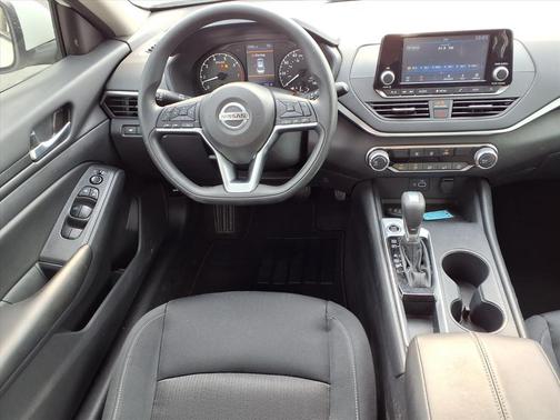 2022 Nissan Altima S FWD