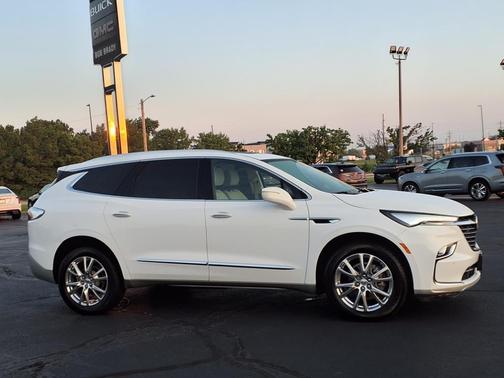 2023 Buick Enclave Essence FWD