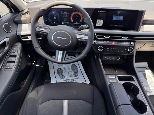 2025 Hyundai SONATA Hybrid SE
