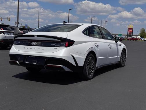 2025 Hyundai SONATA Hybrid SE