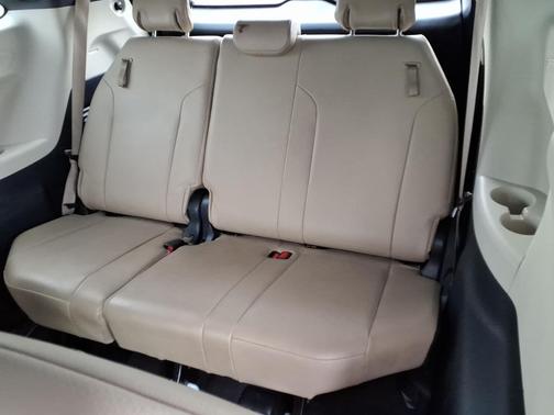 2021 Toyota Sienna XLE 7 Passenger