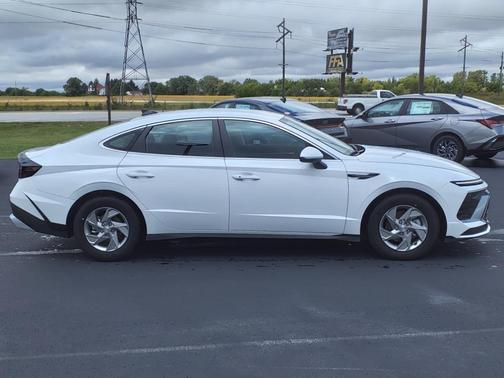 2025 Hyundai SONATA SE