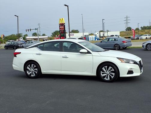 2022 Nissan Altima S FWD