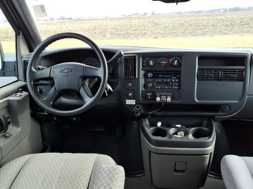 2003 Chevrolet Express 2500 Base