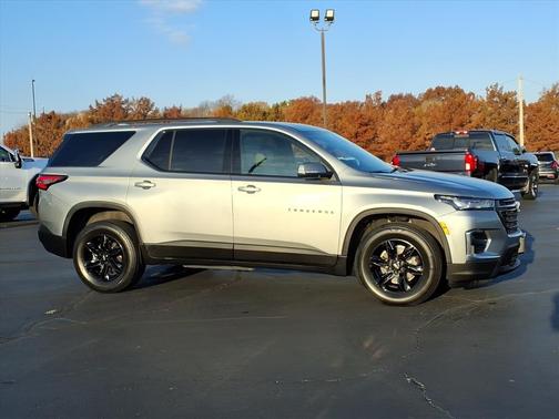 2023 Chevrolet Traverse LS