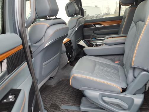 2024 Jeep Grand Wagoneer L Series III 4x4