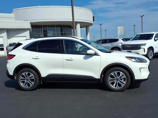 White 2022 Ford Escape SEL