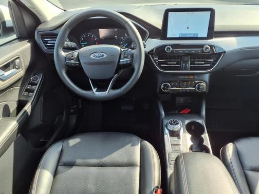 White 2022 Ford Escape SEL