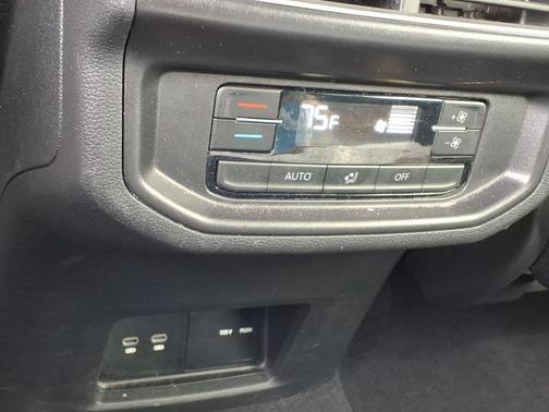 2025 Volkswagen Atlas 2.0T SE w/Technology 4MOTION