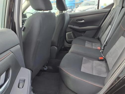 Black 2024 Nissan Sentra SR