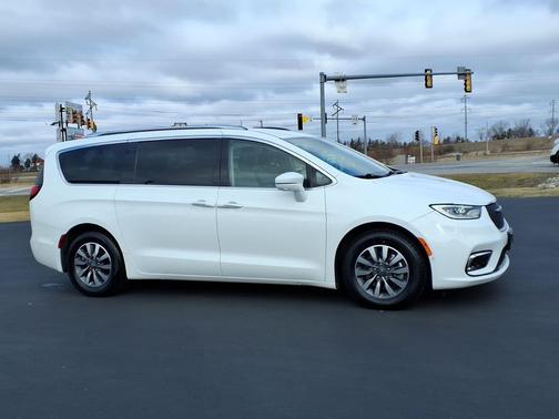 2021 Chrysler Pacifica Hybrid Touring L