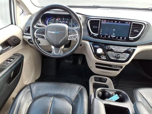 2021 Chrysler Pacifica Hybrid Touring L