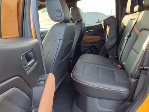 2025 GMC Canyon AT4