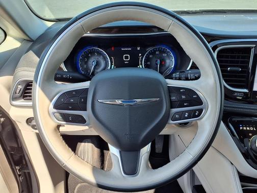 Silver 2021 Chrysler Pacifica Limited