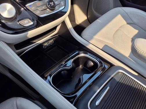 Silver 2021 Chrysler Pacifica Limited