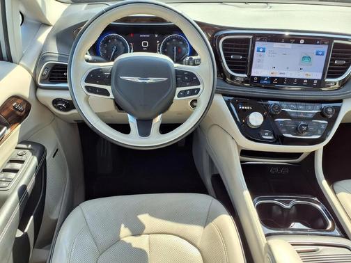 Silver 2021 Chrysler Pacifica Limited