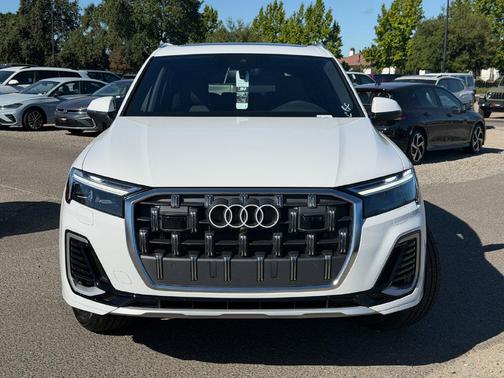 Carrara White 2026 Audi Q7 45 Premium