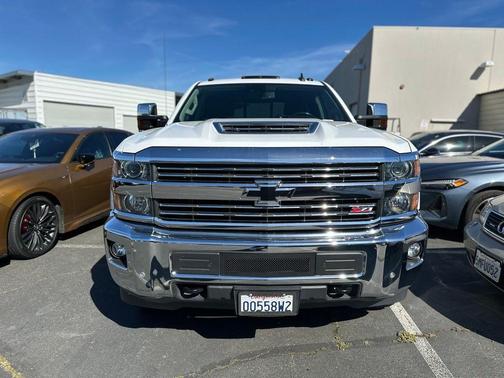 Summit White 2019 Chevrolet Silverado 3500 LTZ
