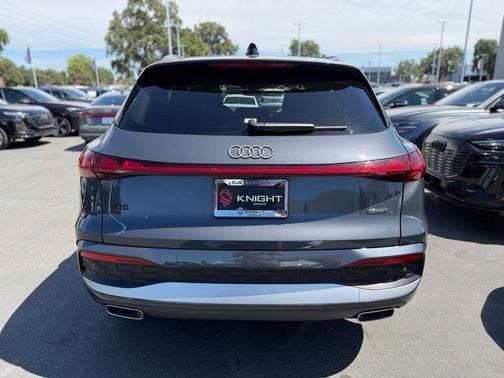 Tambora Gray Metallic 2025 Audi Q5 2.0T quattro Premium