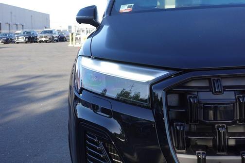 2025 Audi Q7 55 Premium Plus
