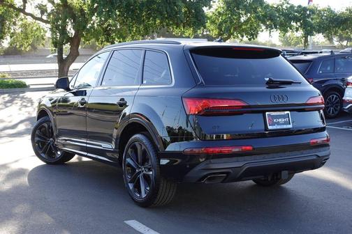 2025 Audi Q7 55 Premium Plus