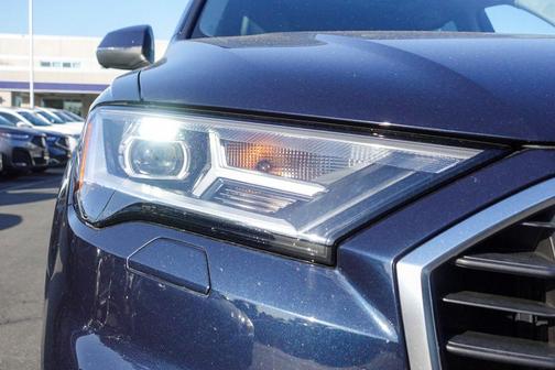 2023 Audi Q7 45 Premium Plus