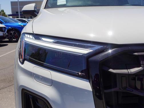 Glacier White Metallic 2026 Audi Q7 55 Prestige