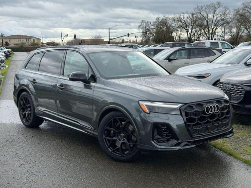 2026 Audi SQ7 4.0T Premium Plus