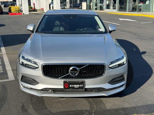 2018 Volvo S90 T5 Momentum
