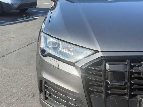 Samurai Gray Metallic 2022 Audi Q7 45 Premium Plus