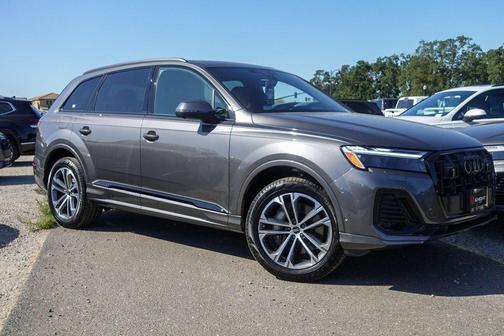 2025 Audi Q7 45 Premium