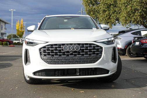 2025 Audi Q5 2.0T quattro Premium