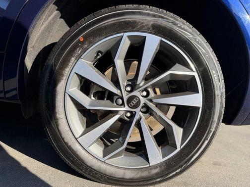 Navarra Blue Metallic 2021 Audi Q5 45 Premium