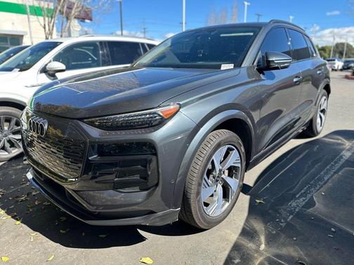 2025 Audi Q6 e-tron Premium