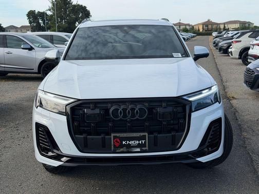 Glacier White Metallic 2026 Audi Q7 45 Premium Plus