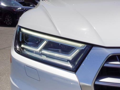 Ibis White 2019 Audi Q5 2.0T Premium Plus