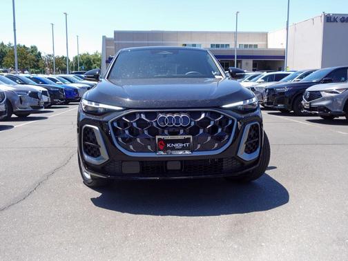 Mythos Black Metallic 2026 Audi Q5 PLUS