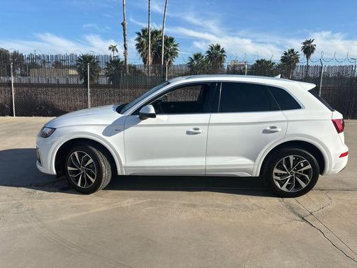 2022 Audi Q5 45 S line quattro Premium