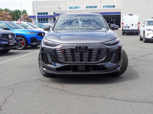 Daytona Gray Pearl 2027 Audi SQ6 e-tron Premium Plus