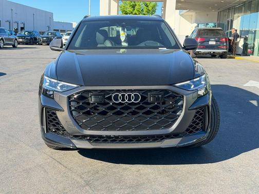 Mythos Black Metallic 2026 Audi RS Q8 4.0T quattro
