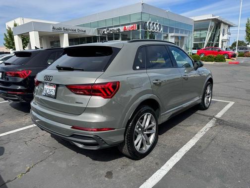 Chronos Gray Metallic 2025 Audi Q3 45 S line Premium