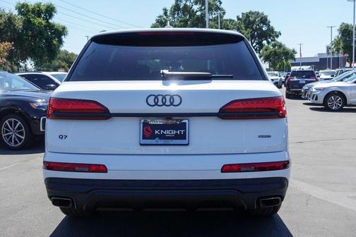 2025 Audi Q7 45 Premium Plus