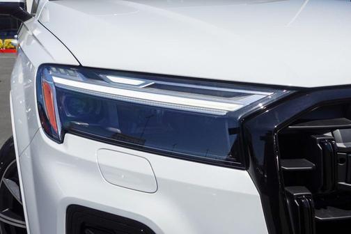 2025 Audi Q7 45 Premium Plus