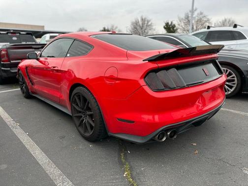 2016 Ford Shelby GT350 Base