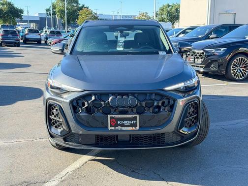 Daytona Gray Metallic 2026 Audi Q5 PLUS