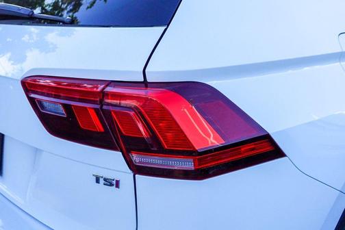 2018 Volkswagen Tiguan 2.0T SEL Premium