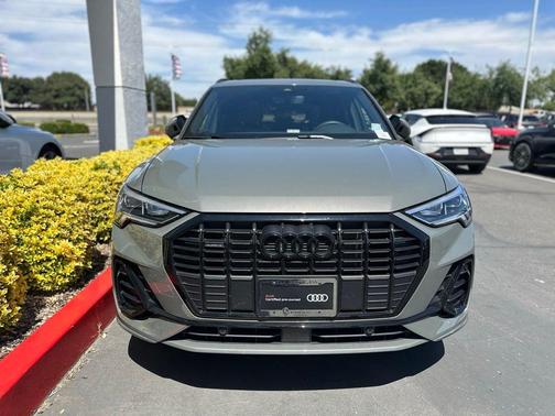 Chronos Gray Metallic 2025 Audi Q3 45 S line Premium